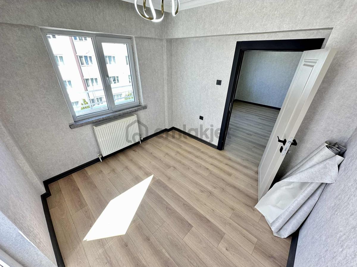 Ulukan'dn Selçuklu'da Ara Kat Full Yapılı L Balkon Ön Cephe 3+1 - 16