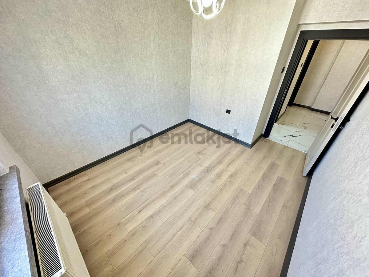 Ulukan'dn Selçuklu'da Ara Kat Full Yapılı L Balkon Ön Cephe 3+1 - 25