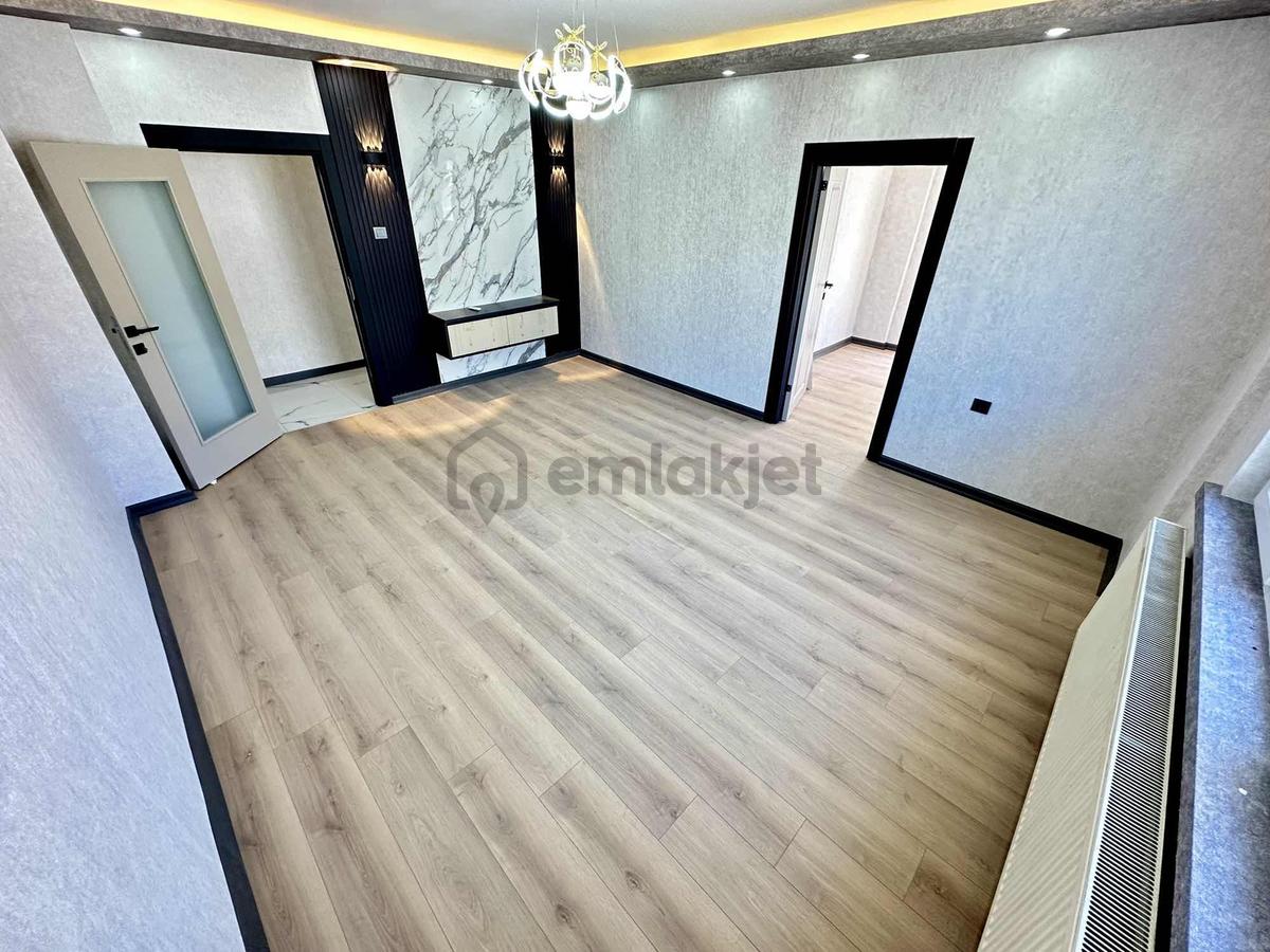 Ulukan'dn Selçuklu'da Ara Kat Full Yapılı L Balkon Ön Cephe 3+1 - 10