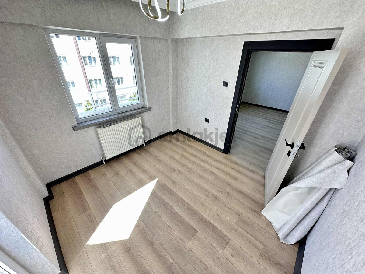 Ulukan'dn Selçuklu'da Ara Kat Full Yapılı L Balkon Ön Cephe 3+1 - 17
