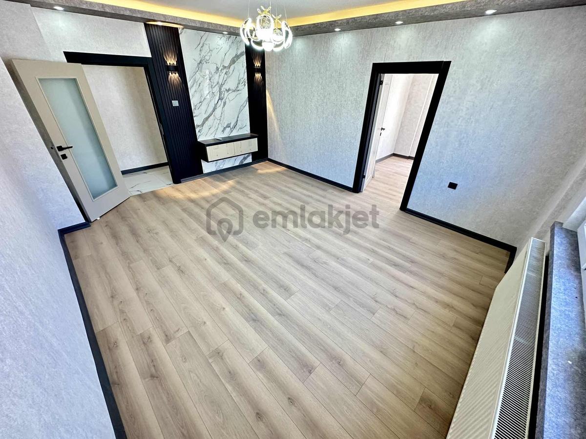 Ulukan'dn Selçuklu'da Ara Kat Full Yapılı L Balkon Ön Cephe 3+1 - 11