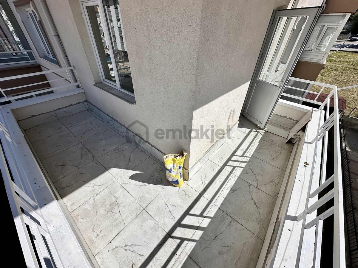 Ulukan'dn Selçuklu'da Ara Kat Full Yapılı L Balkon Ön Cephe 3+1 - 18