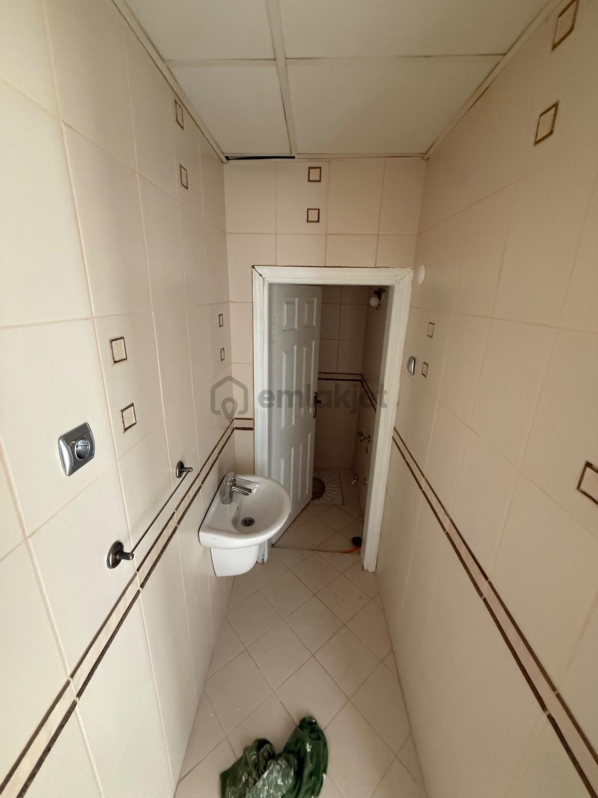 Çiftlik Mahallesinde İci Temiz Kiralık Daire - 11
