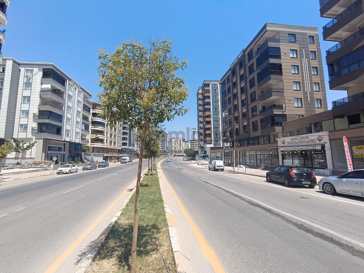 Salihoğlu Emlaktan Kiralık Dükkan - 10