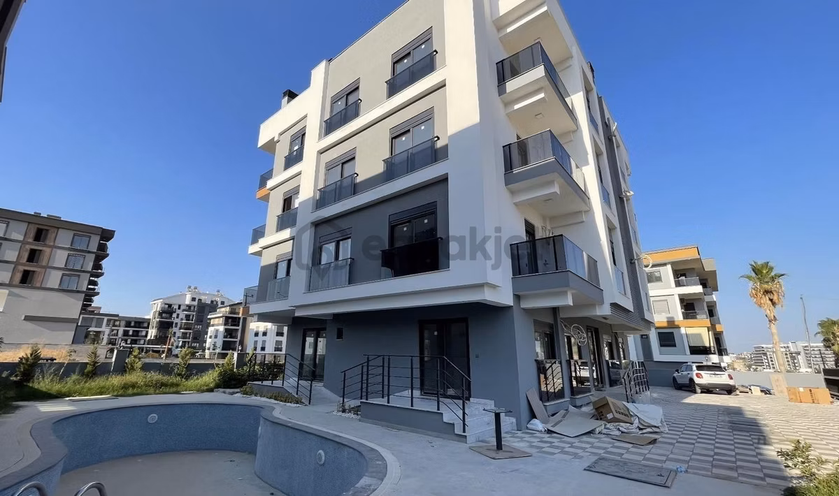 İskanlı Caddeye Yakın Oturuma Hazır 1+1 - 25