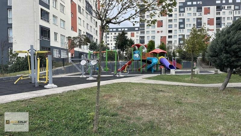 Kayaşehir 18.bölgede Çift Balkonlu Oturuma Hazır 2+1 Daire !!