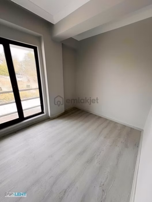Gaziosmanpaşada Okulun Karşısı Kiralık 2+0 - 14