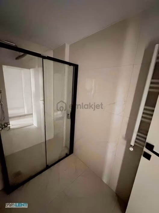 Gaziosmanpaşada Okulun Karşısı Kiralık 2+0 - 7