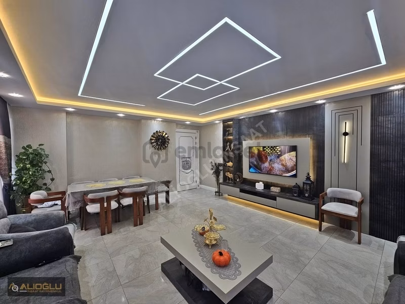 Metrobüse Yakın Güvenlikli Site İçinde Geniş 3+1 Satılık Daire - 18