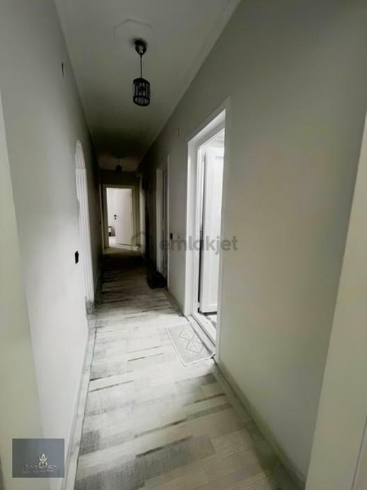 Eminevime Uygun Sıfır Tadilatlı Katta 100m2 2+1 - 17