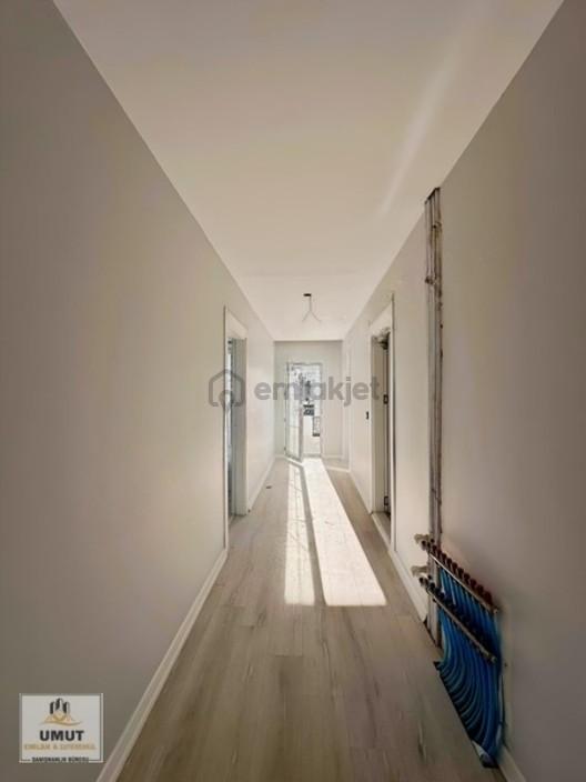 Edremit'te Hilton Oteli Arkasında Satılık 6+1 Triplex Villa - 22