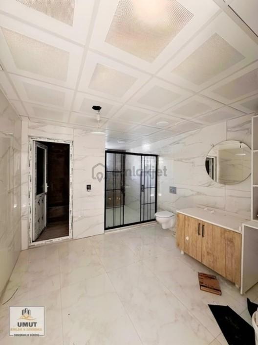 Edremit'te Hilton Oteli Arkasında Satılık 6+1 Triplex Villa - 21