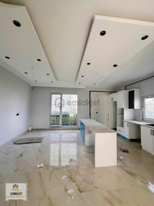 Edremit'te Hilton Oteli Arkasında Satılık 6+1 Triplex Villa - 28