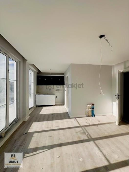 Edremit'te Hilton Oteli Arkasında Satılık 6+1 Triplex Villa - 9