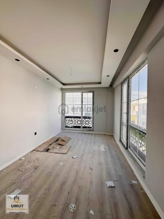 Edremit'te Hilton Oteli Arkasında Satılık 6+1 Triplex Villa - 23