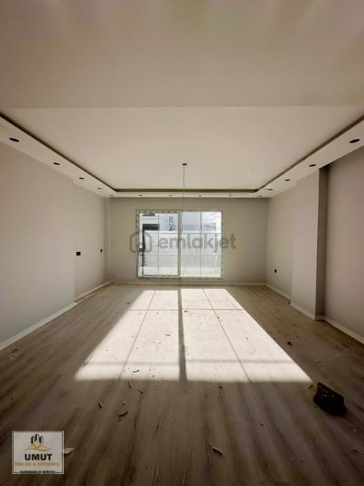 Edremit'te Hilton Oteli Arkasında Satılık 6+1 Triplex Villa - 35
