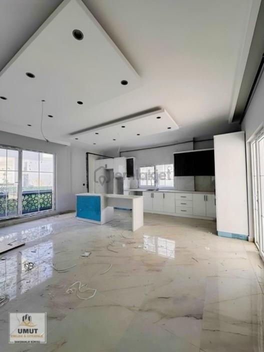Edremit'te Hilton Oteli Arkasında Satılık 6+1 Triplex Villa - 29