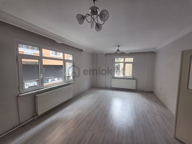 Bursa Emlak Alem-i Merkezde Kiralık 2+1 90 M2 Daire