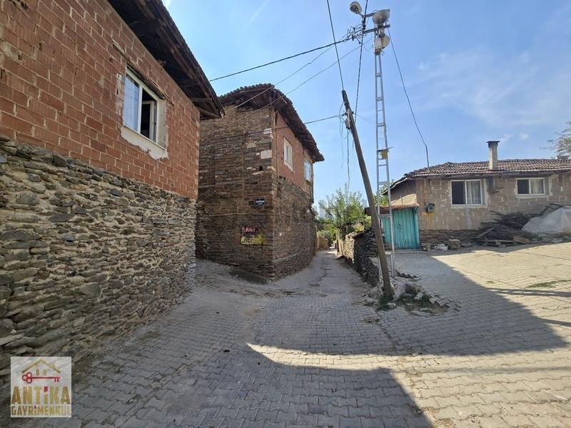Antika'dan Tarihi Birgide Satılık Bahçeli Taş Yapı Müstakil Ev - 12