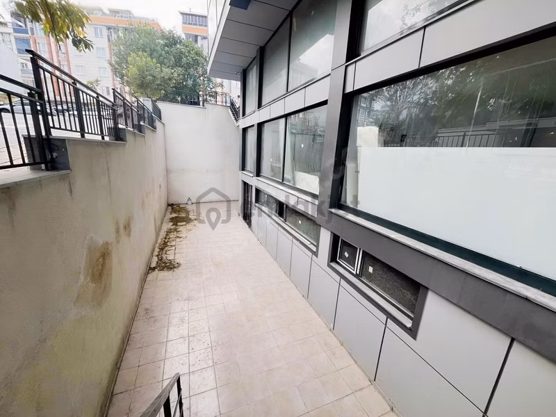 Yakuplu Merkezi Konumda Kiralık Dükkan - 5