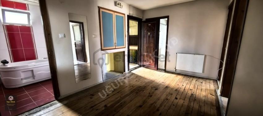 Osmangazi Caddeüstü Köşe Başı 3+1 Kiralık - 4