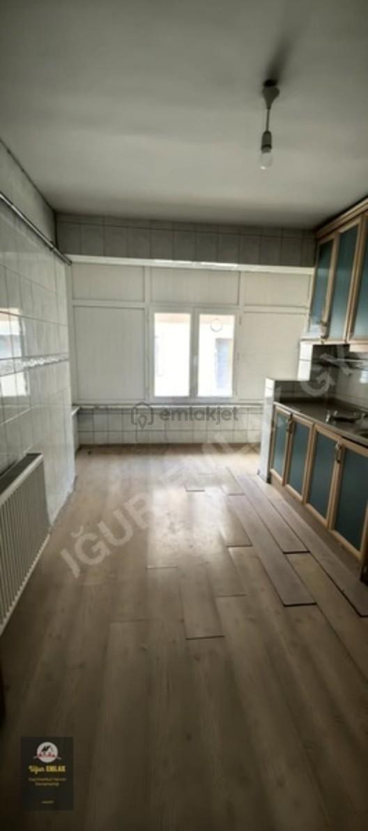 Osmangazi Caddeüstü Köşe Başı 3+1 Kiralık - 5