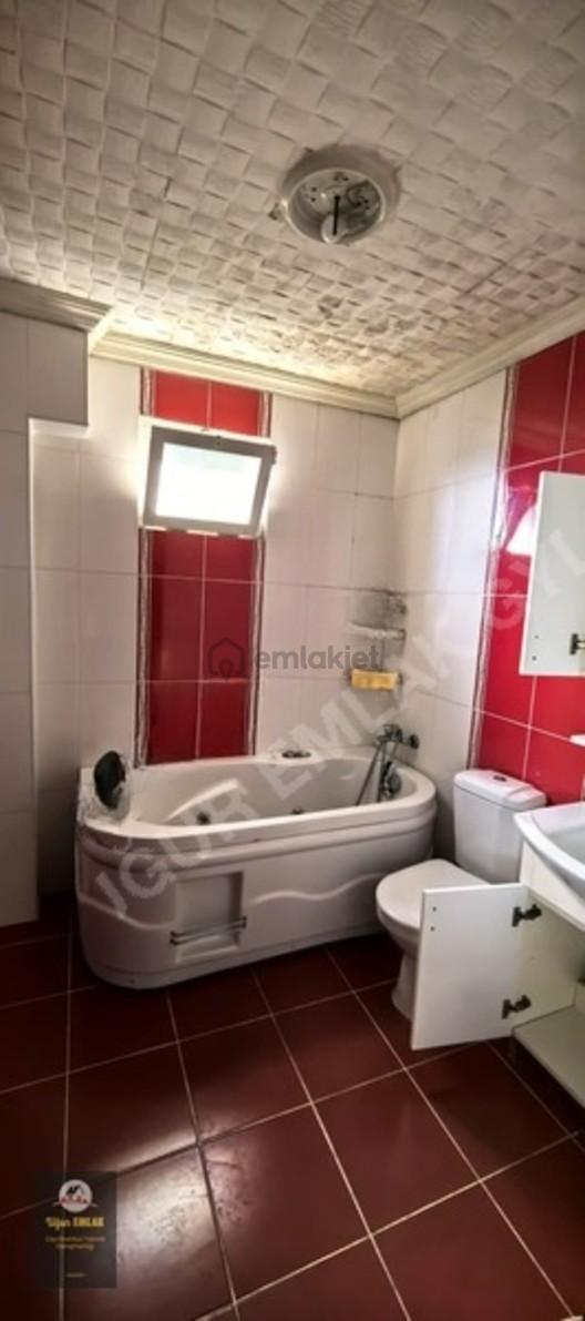 Osmangazi Caddeüstü Köşe Başı 3+1 Kiralık - 15