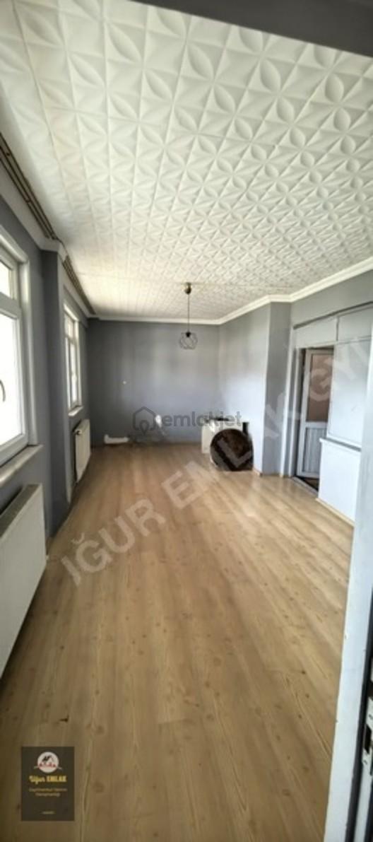 Osmangazi Caddeüstü Köşe Başı 3+1 Kiralık - 16