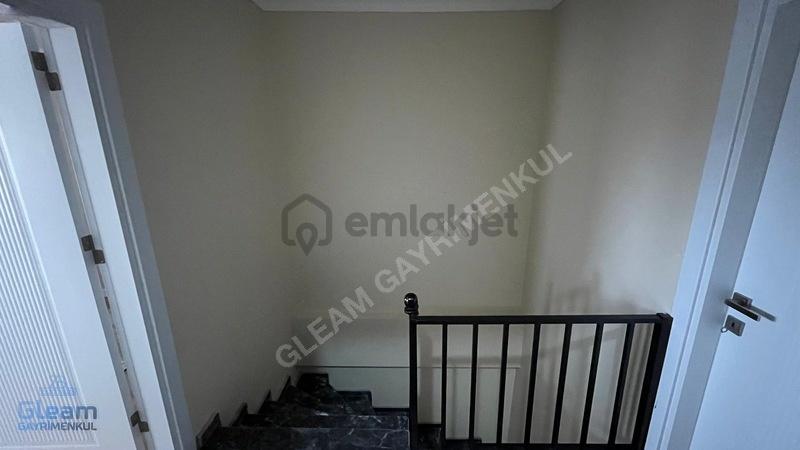 Bahçelievlerde Denize Yakın Satılık 6+1 Villa - 31
