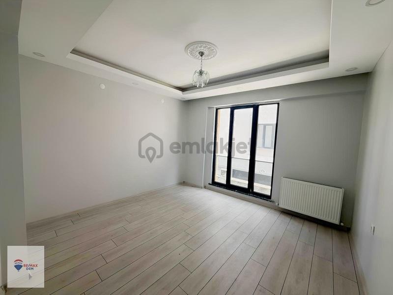 Remax Dem'den Arslanlı Da 140 M2 Geniş 3+1 Satılık Daire - 11