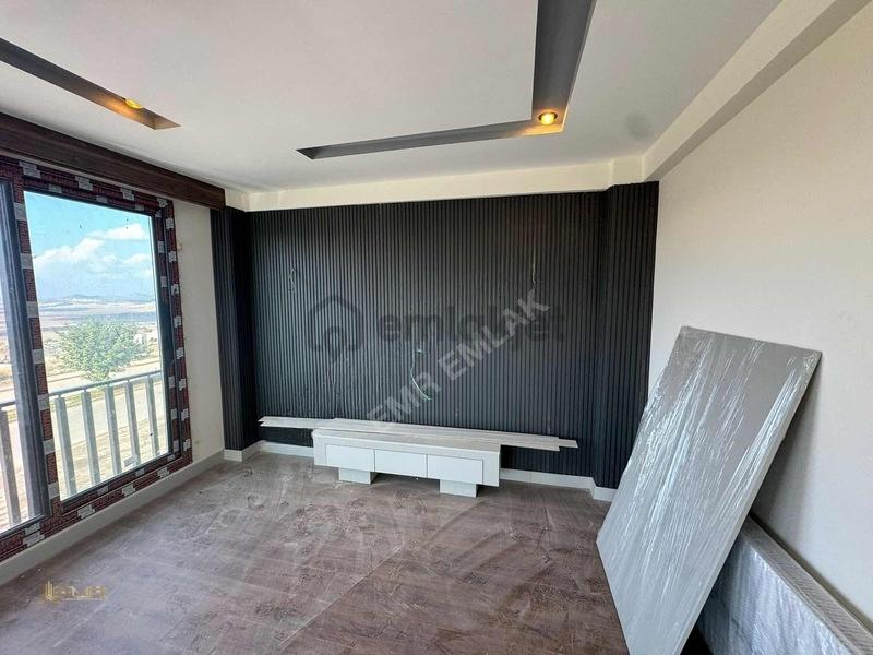 Emr'den Cadde Üzeri Göl Manzaralı 2+1 Lüks Satılık Daire - 5