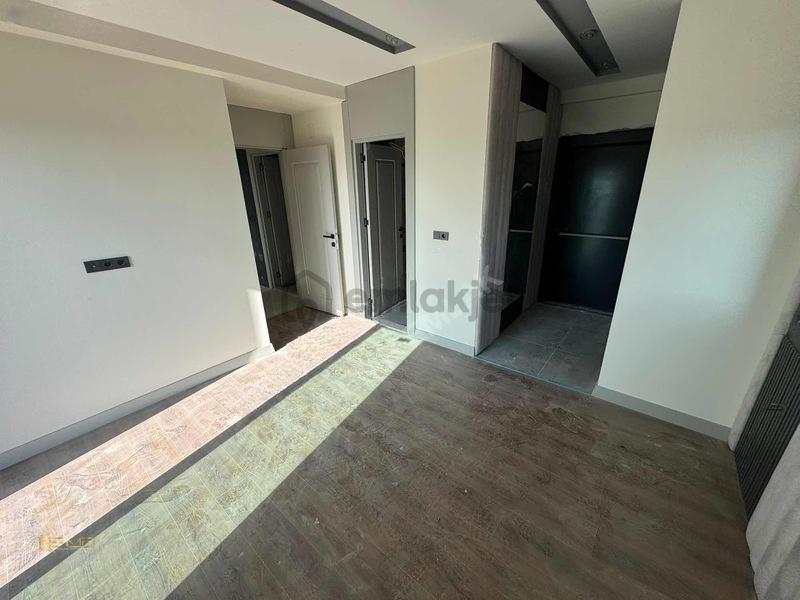 Emr'den Cadde Üzeri Göl Manzaralı 2+1 Lüks Satılık Daire - 26