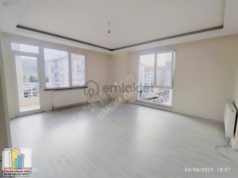 Türk-iş Konutlarında Kiralık 3+1 Geniş Daire - 24