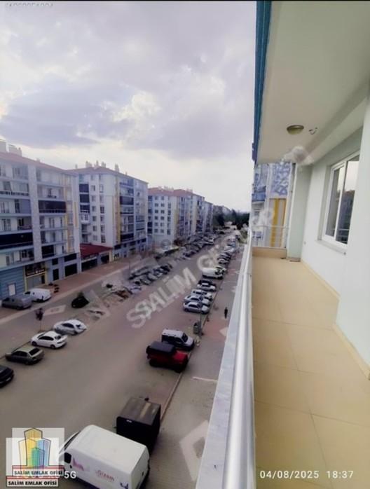 Türk-iş Konutlarında Kiralık 3+1 Geniş Daire - 18