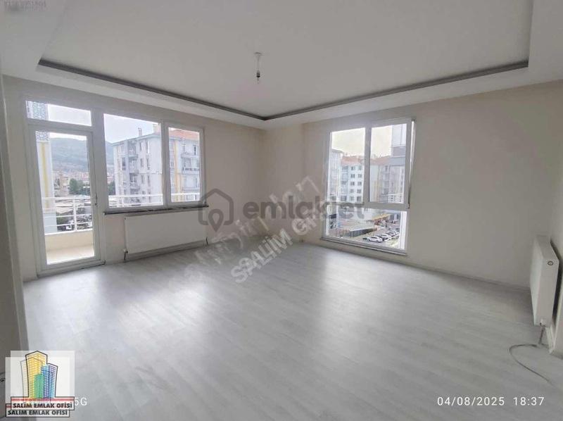Türk-iş Konutlarında Kiralık 3+1 Geniş Daire - 8