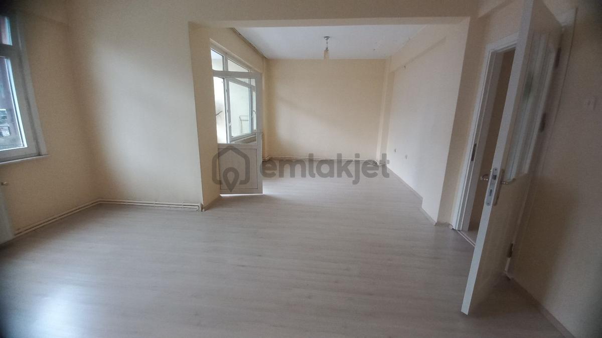 Altınşehir Mahallesinde Cadde Üzerinde Kiralık 2+1 Daire - 6