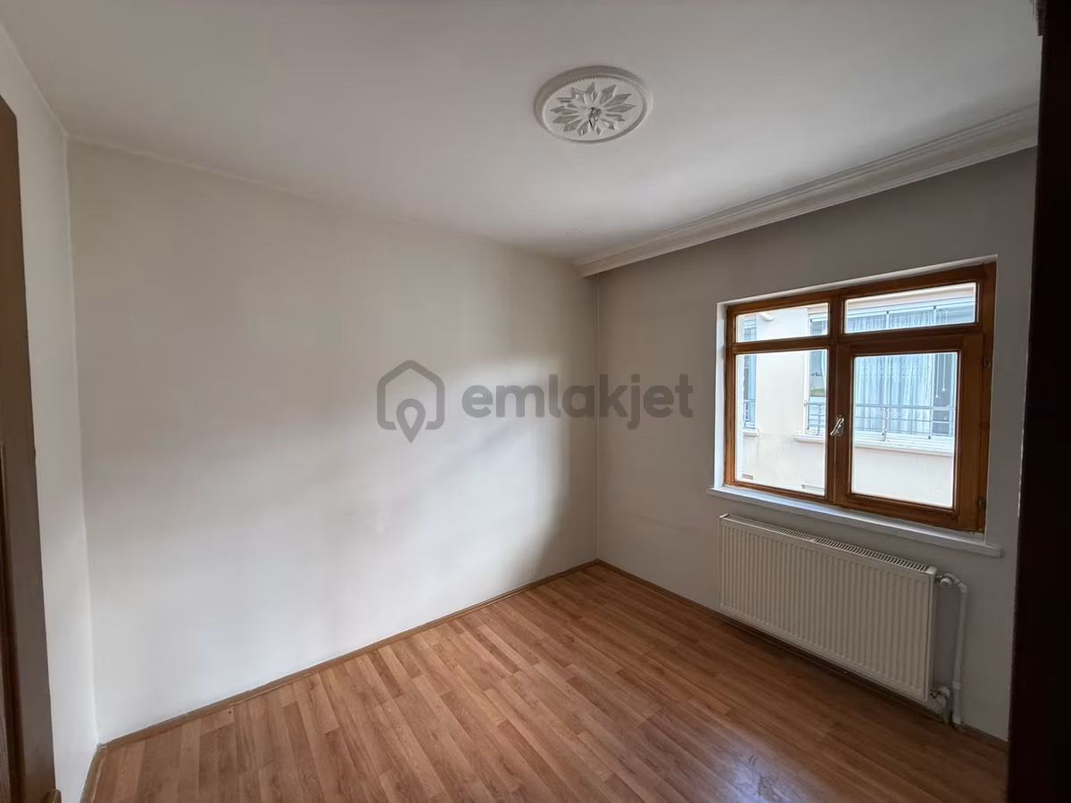 Es-as'tan Mareşalde Yeni Binada Bağımsız Ön Cephe Yapılı Daire - 12