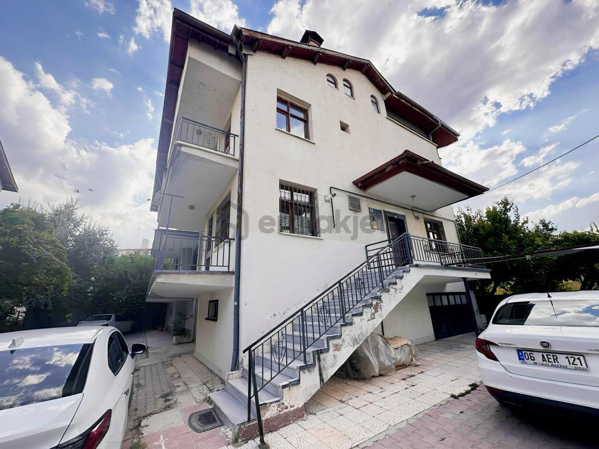 Hanaybaşı Mahallesinde 3+1 Tribleks Müstakil Ev - 3