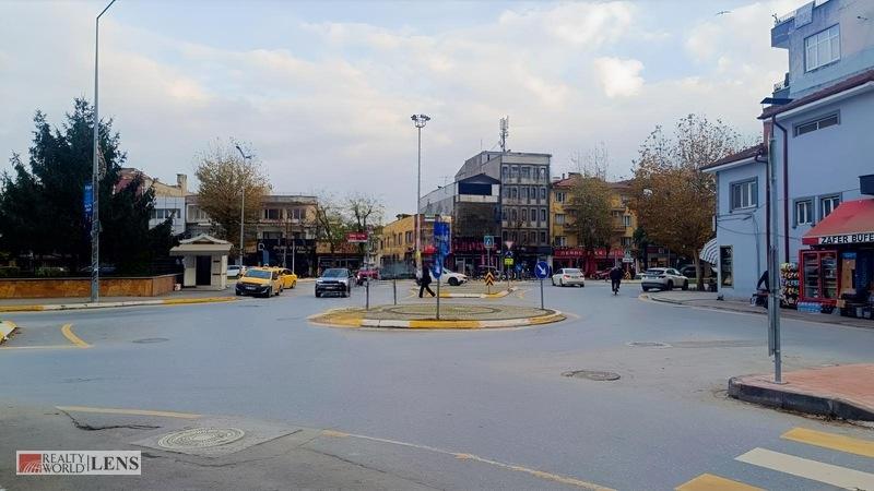 Cadde Üzeri Kiralık Dükkan - 16