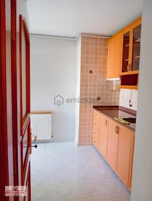 Asker Emlaktan Dikkaldırımda 2+1 100 M2 Kiralık Daire