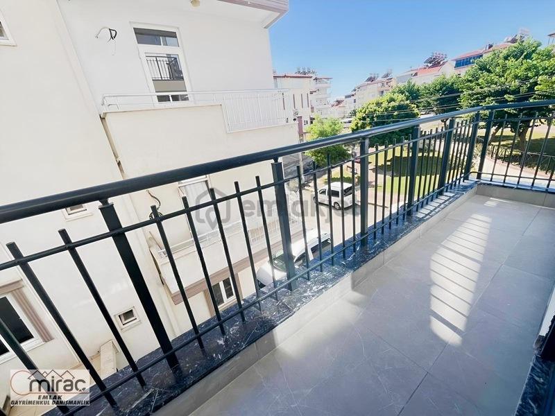 Emek Mahallesinde 1+1 Sıfır Full Eşyalı Orta Kat Daire - 9