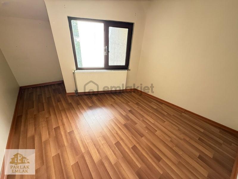 Parlak'tan Genç Binada 3+1 Asansörlü Merkeze Yakın Daire* - 23