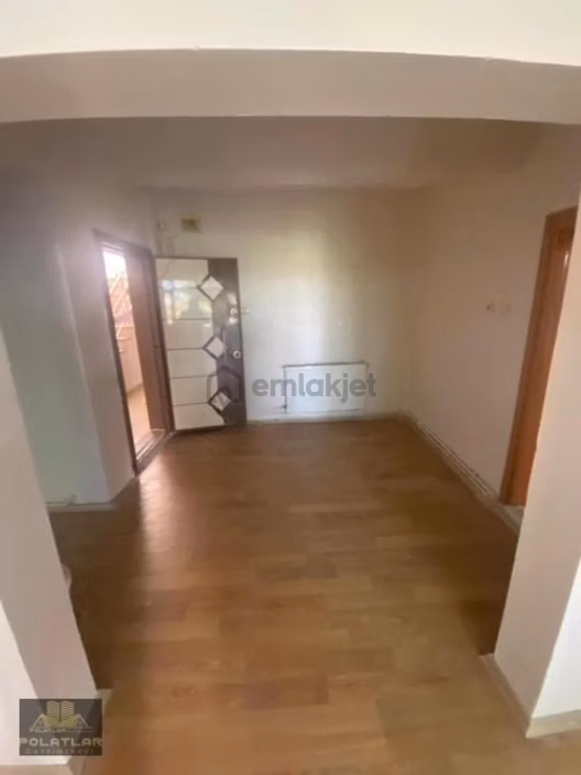 Erenler Türbe Caddesinde Kiralık Daire!!! - 3
