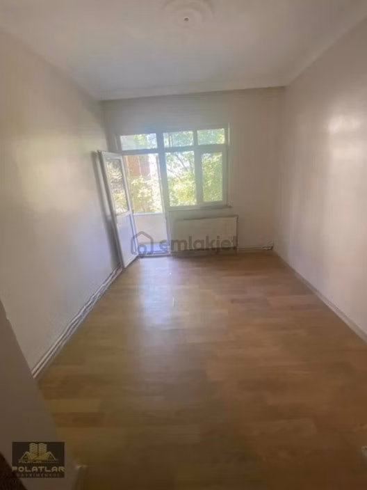 Erenler Türbe Caddesinde Kiralık Daire!!! - 2