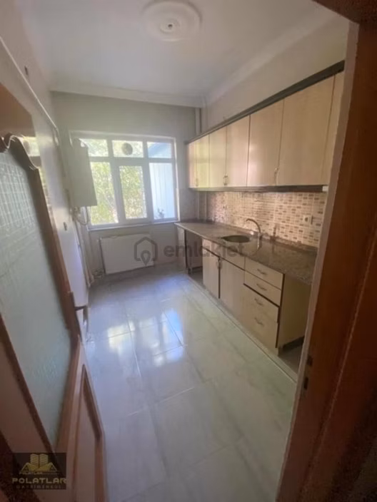 Erenler Türbe Caddesinde Kiralık Daire!!! - 4