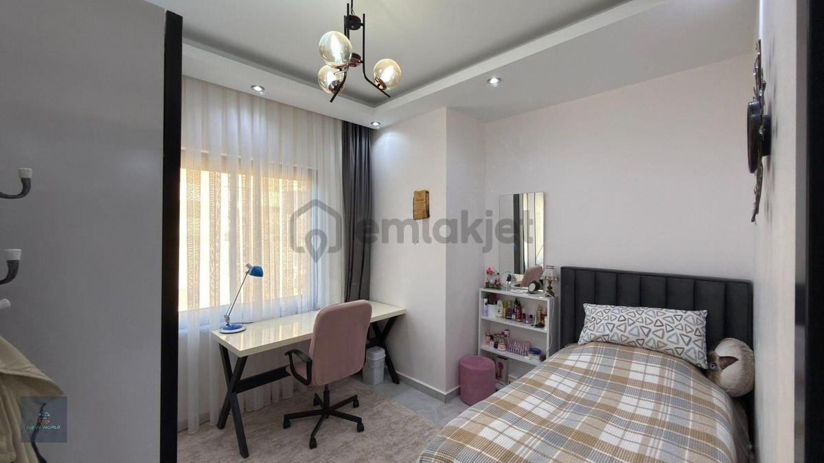 Alanya Mahmutlar Lüks Eşyalı 4+1 Dubleks Daire - 24