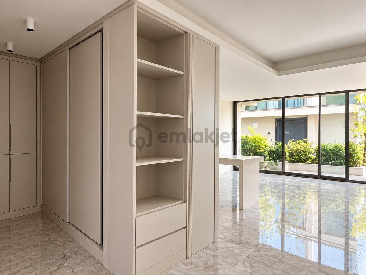Alata'da Satılık Tripleks Villa, 4+1, 210m², Havuzlu - 17