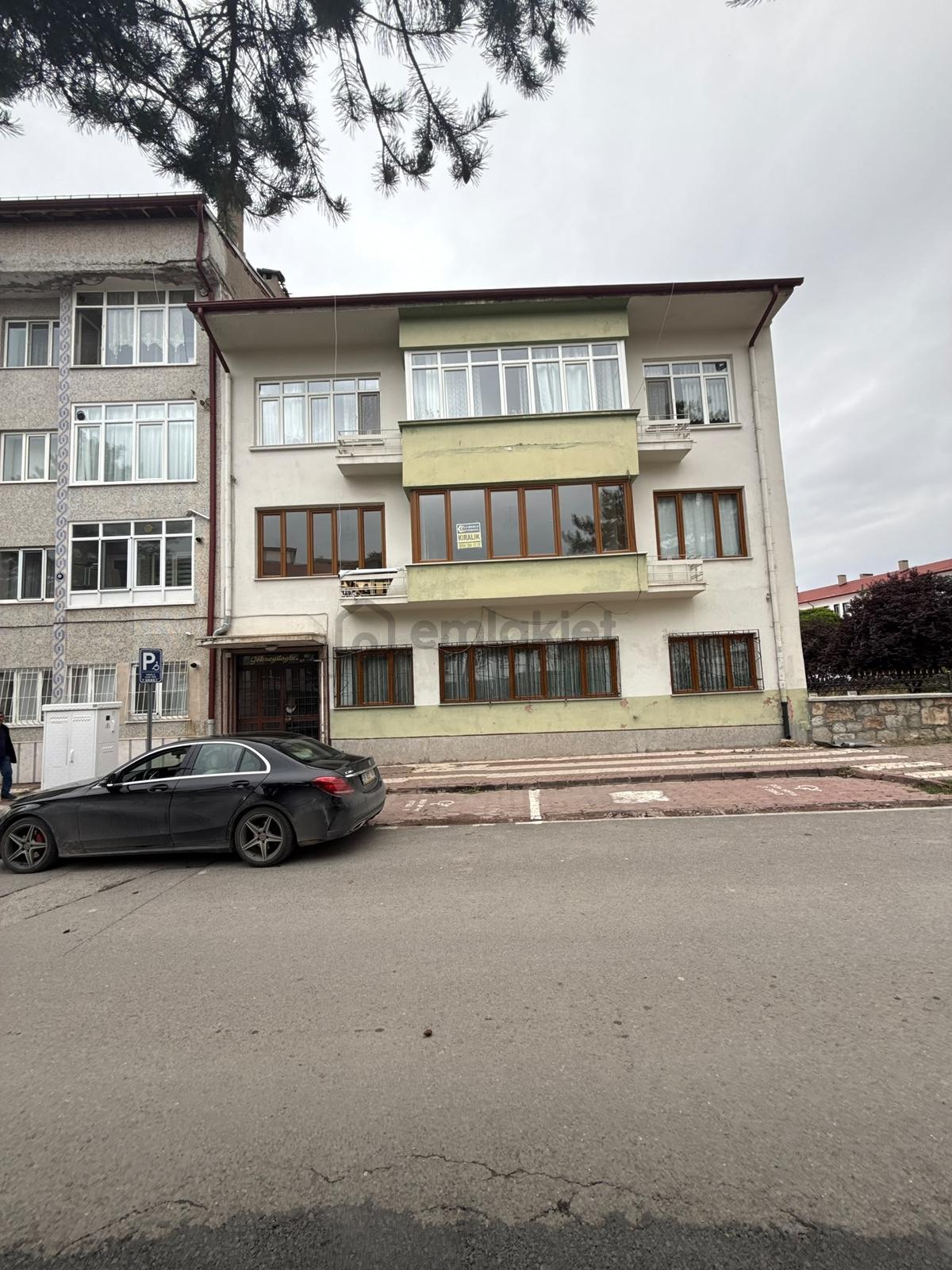 C.k Dan Akdeğirmen Mahallesinde 4+1 Kiralık Daire - 3