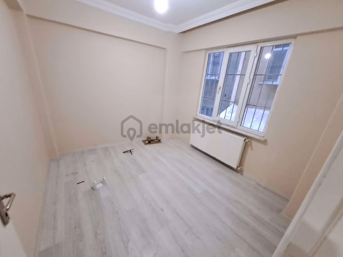 50. Yıl Mahallesinde Satılık Yüksek Giriş Daire - 9