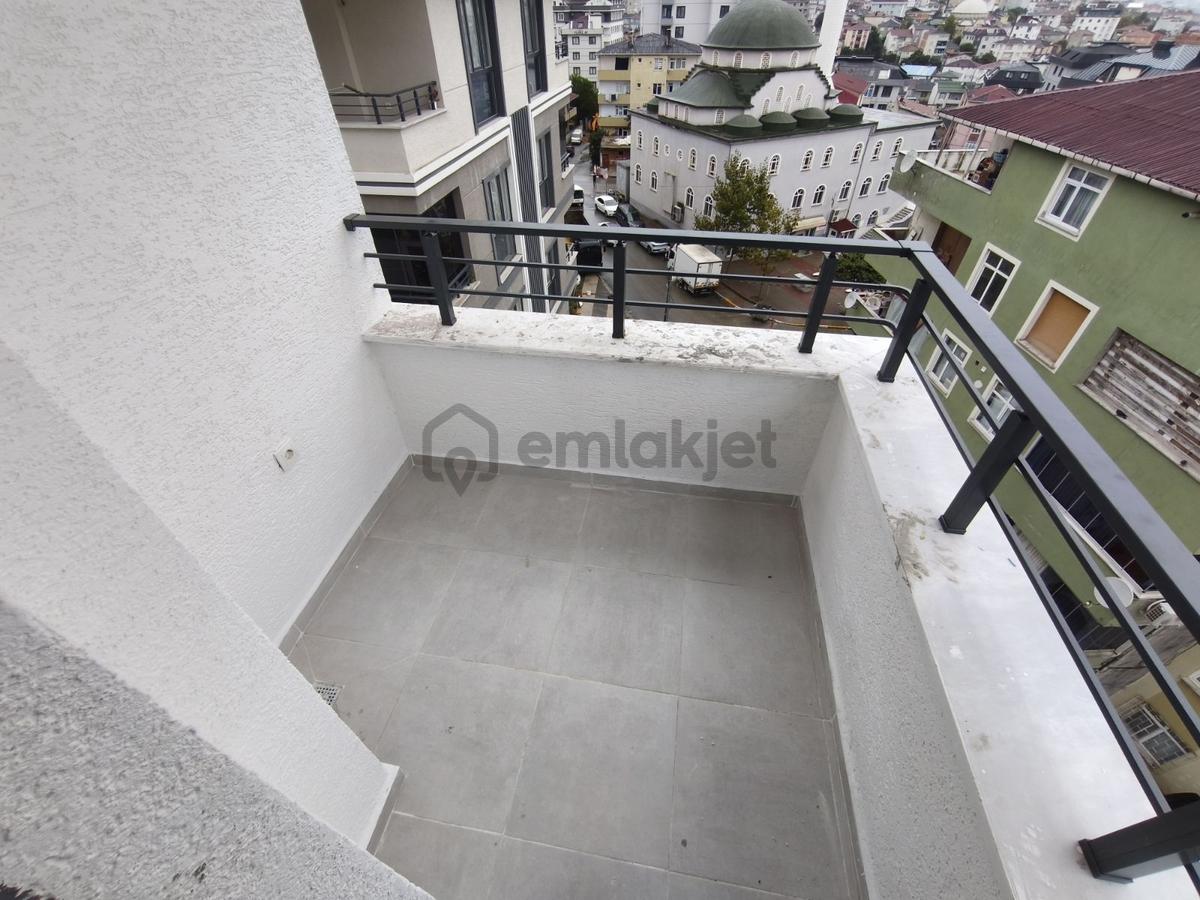 Sultanbeyli Merkezde Satılık 4+1 Özel Yapım Üst Dubleks Daire - 6